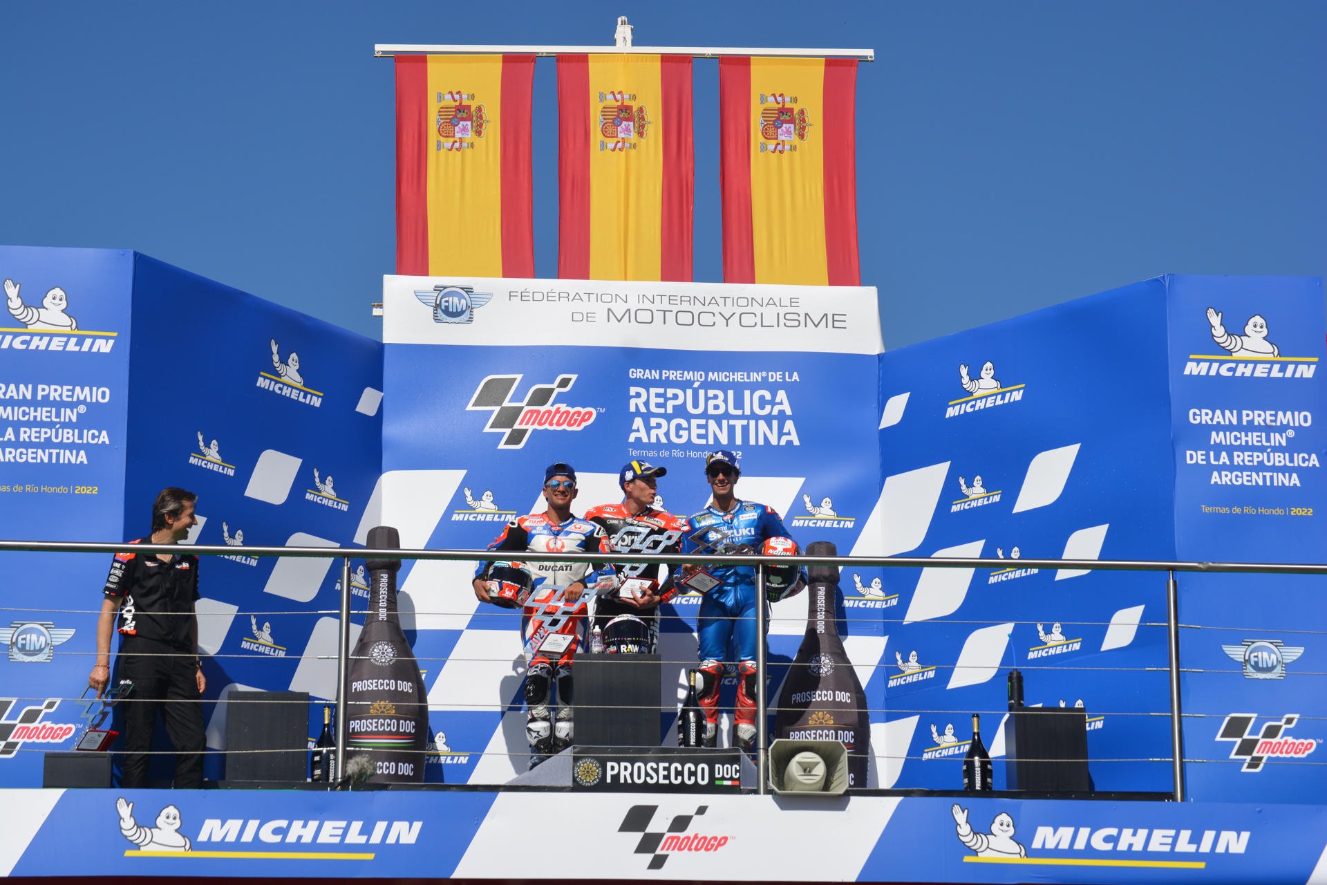 Al rugir de motores, el MotoGP de Argentina atrae a miles de visitantes