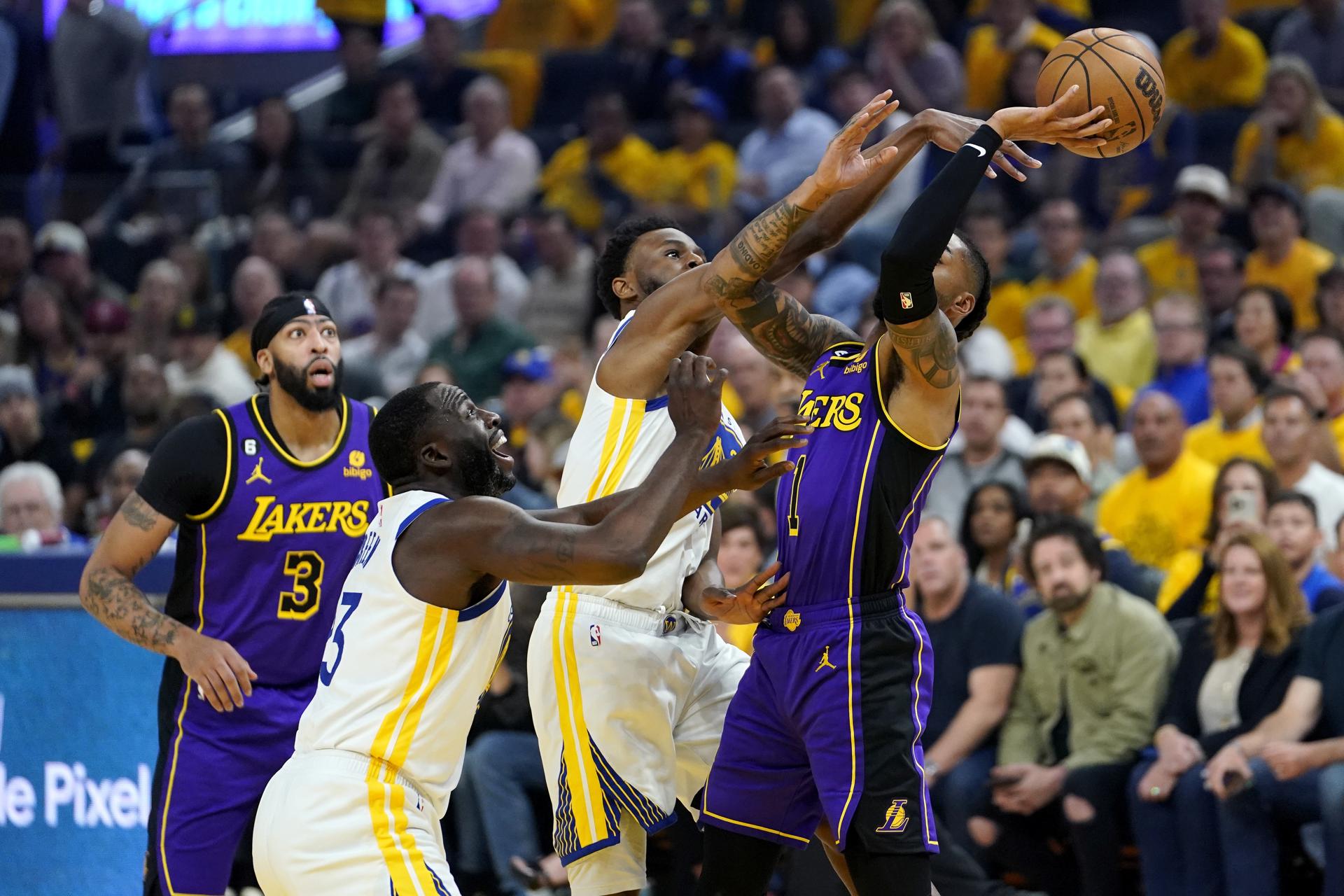 127-100: Klay Thompson fulmina a los Lakers con ocho triples
